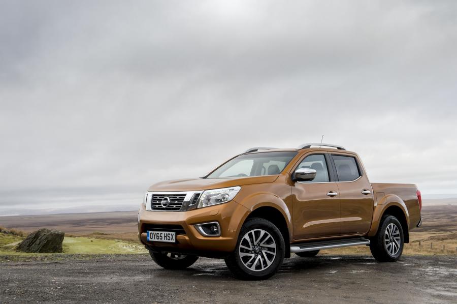  Nissan NP300 Navara Double Cab 2016 года  (UK) (фото 2 из 30)